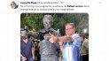 El gobernador chavista del estado Carabobo, al occidente de Venezuela, Rafael Lacava junto a su estatua. El gobernador chavista del estado Carabobo, al occidente de Venezuela, Rafael Lacava junto a su estatua.