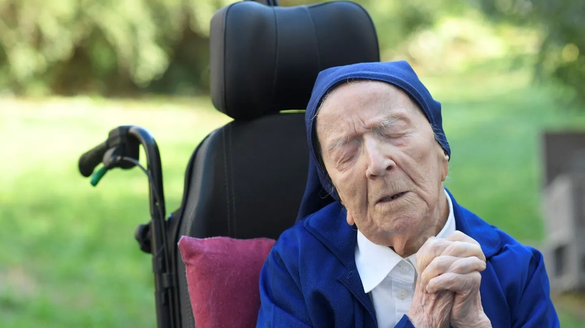 Fallece monja francesa André a los 118 años