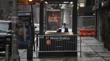 Una calle vac&iacute;a de la ciudad de Nueva York el 13 de abril del 2020.&nbsp;