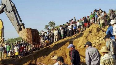 Los deslizamientos de tierra son muy comunes en Hpakant, de donde se extrae el 90 por ciento de jade en el mundo. (TWITTER @PanamaAmerica)