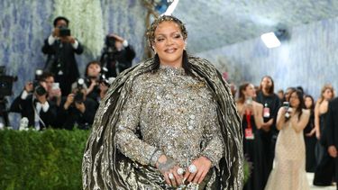 La cantante y actriz barbadense Rihanna llega a la Gala Met 2026, que celebra el Arte del Vestuario, en el Museo Metropolitano de Arte de Nueva York, el 4 de mayo de 2026.