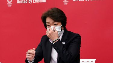 Seiko Hashimoto, presidenta del Comité Organizador Tokio 2000 de los Juegos Olímpicos y Paralímpicos (Tokio 2020) habla en conferencia de prensa, 11 de marzo de 2021, después de la reunión general del COI
