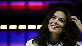 La actriz, productora y filantrópica estadounidense Eva Longoria durante una charla en el escenario central de la conferencia tecnológica más grande de Europa, Web Summit, en Lisboa el 4 de noviembre de 2022.