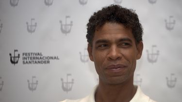 El espectáculo se completa con Twelve de Jorge Crecis, y el mismo Acosta que interpretará dos obras, el emocionante solo de Maliphant Two y el dúo mítico de Sidi Larbi Cherkaoui, Mermaid.