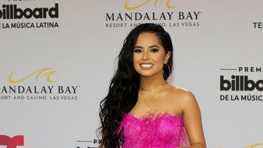 La cantante estadounidense Becky G posa en la alfombra roja que antecede a la gala de la vigésimo primera edición de los Premios&nbsp;Billboard&nbsp;de la Música Latina 2019.&nbsp;