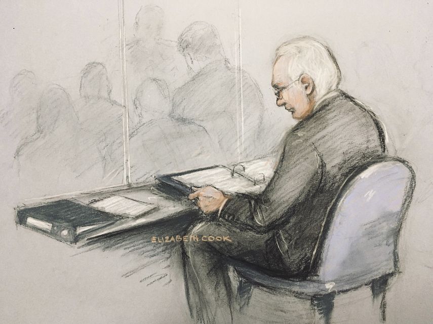Bosquejo de Julian Assange en el tribunal de Londres el 24 de febrero del 2020.