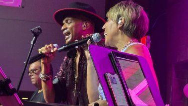 Descemer Bueno y la cantante cubana Sory Pérez.&nbsp;