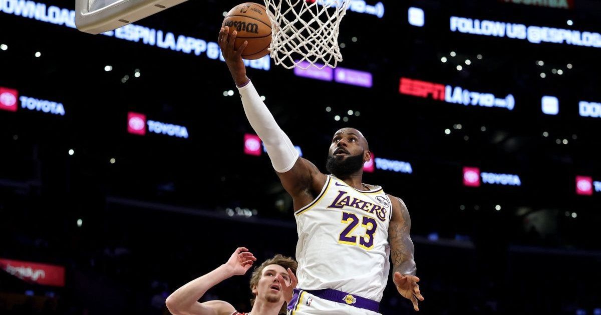 Bulls arruinan el regreso de LeBron James con los Lakers