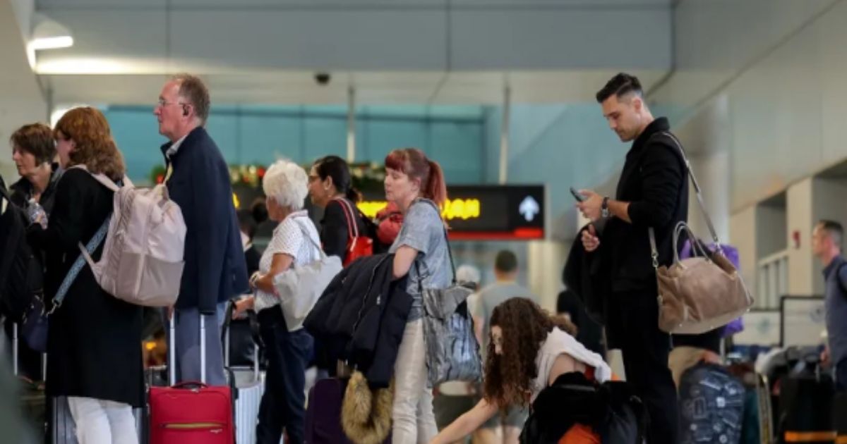 EEUU anuncia restricción de visas para mujeres que planean dar a luz en el país