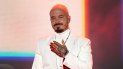 El cantante colombiano J Balvin cantó desde el American Airlines Arena en Miami, Florida, el tema Rojo. Además, se llevó el Latin Grammy al mejor álbum de música urbana por Colores. El cantante colombiano J Balvin cantó desde el American Airlines Arena en Miami, Florida, el tema Rojo. Además, se llevó el Latin Grammy al mejor álbum de música urbana por Colores.