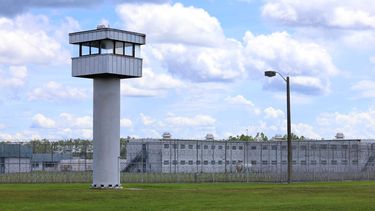 Instalaciones del nuevo centro de detenciòn llamado “Depósito de deportación” que se instaló en la Institución Correccional Baker, en Jacksonville, Florida