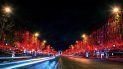 Les Champs Elysées de París iluminados por la Navidad, pero bajo Toque de Queda. Les Champs Elysées de París iluminados por la Navidad, pero bajo Toque de Queda.