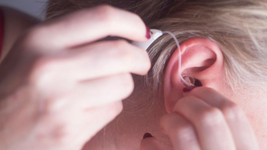 Audífonos para problemas auditivo sin prescripción en EEUU