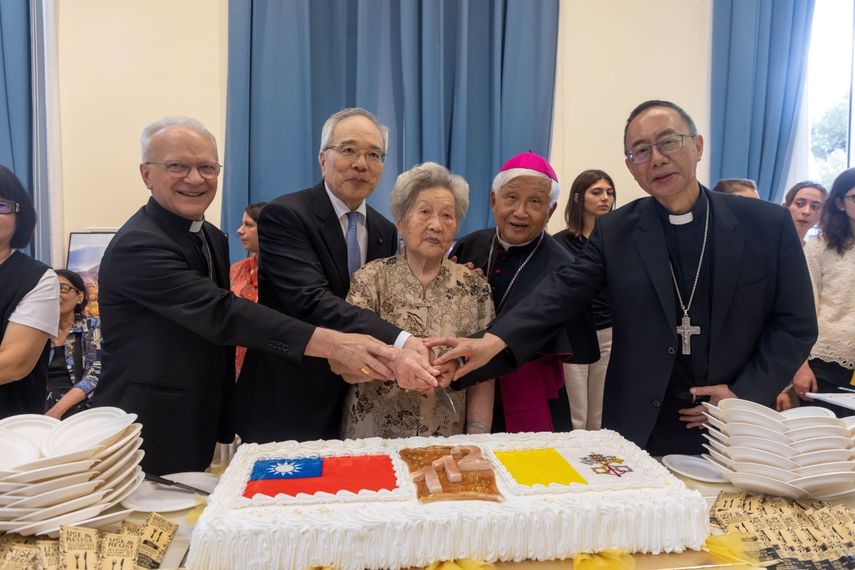 La recepción se llevó a cabo el 05 de octubre, en el Pontificio Colegio Urbano de Roma. Un evento de gran importancia si consideramos que la Ciudad del Vaticano es el único país europeo que reconoce a la isla como Estado independiente