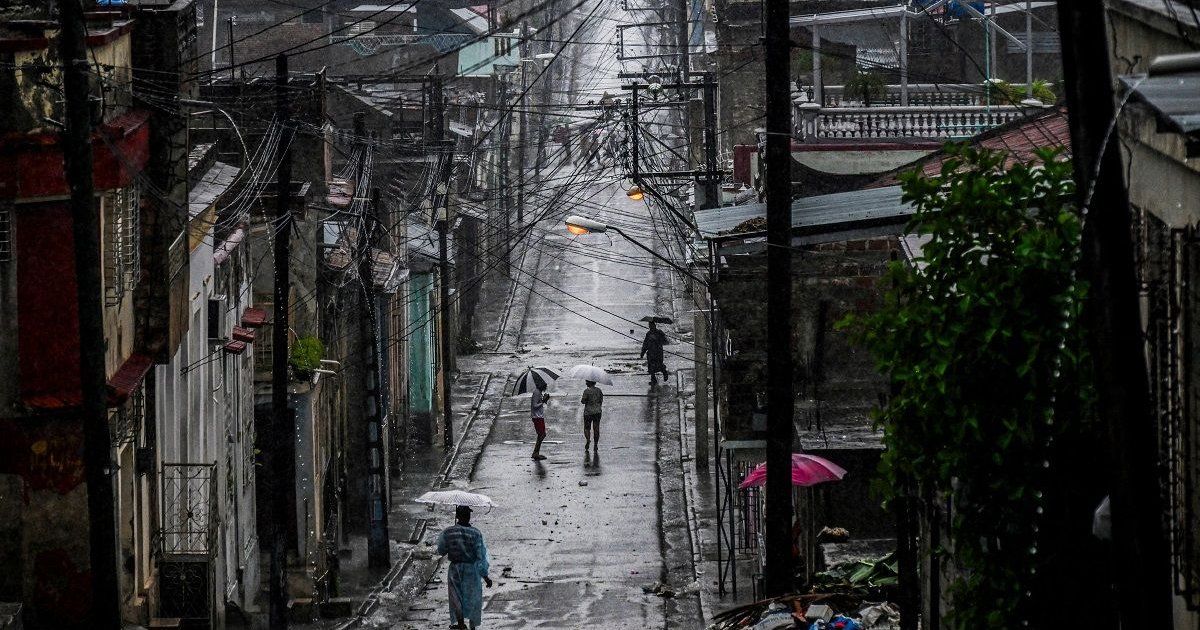 El “peligroso” huracán Melissa toca tierra en Cuba tras golpear a Jamaica