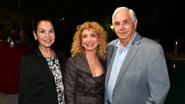 Judith Prado, Marlene Urbay y José Prado.