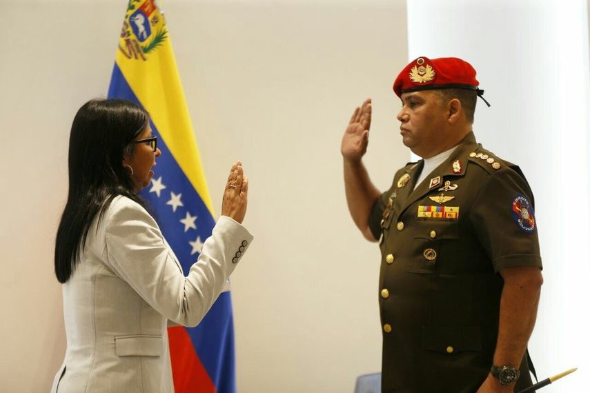 Gustavo González fue juramentado en su nuevo cargo de Consejero de Seguridad e Inteligencia de la Presidencia de la República por la vicepresidenta venezolana, Delcy Rodríguez.