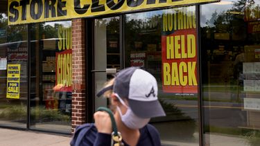 Los despidos en marzo y abril fueron tan masivos que la creaci&oacute;n de empleo en mayo y junio todav&iacute;a deja a decenas de millones de estadounidenses sin trabajo.