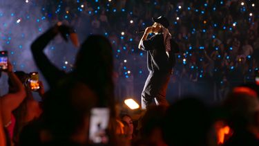 Oniel Ernesto Columbie Campos, reconocido en el mundo artístico como Bebeshito, se presenta en el Pitbull Stadium de Miami el 28 de diciembre de 2024.