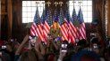 La primera dama Melania Trump habla con los partidarios del presidente Trump en un evento Make America Great Again en Atglen, Pensilvania, el 27 de octubre de 2020. La primera dama Melania Trump habla con los partidarios del presidente Trump en un evento Make America Great Again en Atglen, Pensilvania, el 27 de octubre de 2020.