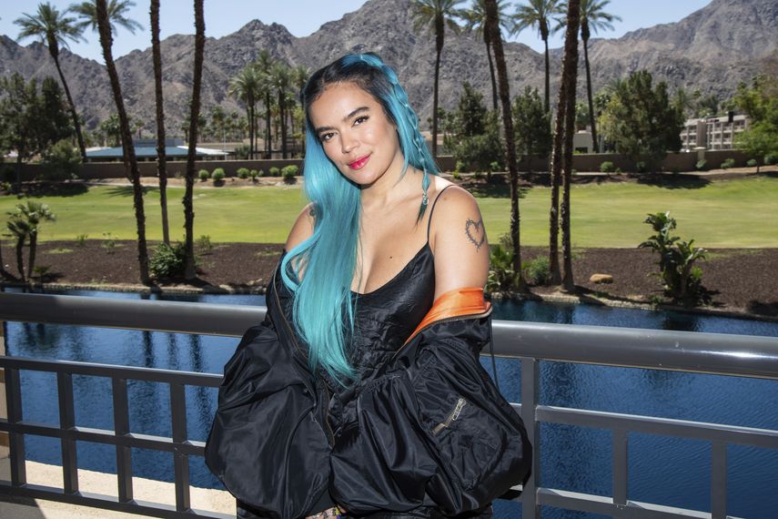 Karol G posa durante un evento con medios en Renaissance Esmeralda Resort & Spa el 23 de abril de 2022 en Indian Wells, California. La gira de Karol G se encuentra entre las más lucrativas del momento según el listado de Pollstar.