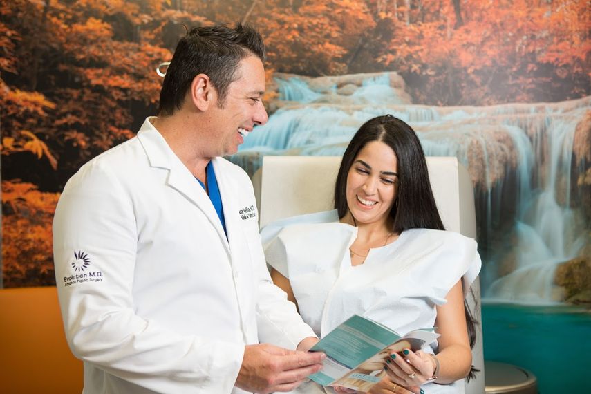 El Dr. Cesar Velilla optimiza técnicas para aplicar células madres en zonas íntimas.