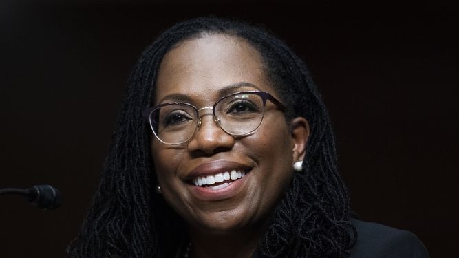 Ketanji Brown Jackson, nominada como primera magistrada afroamericana para la Corte Suprema de Estados Unidos creció en Miami Dade.