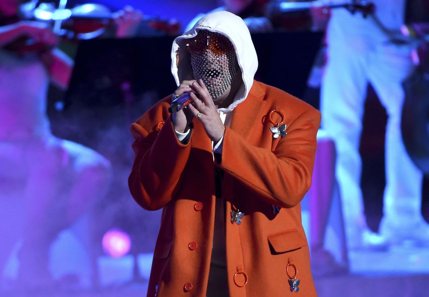 En esta foto del 14 de noviembre del 2019, Bad Bunny act&uacute;a en la 20 entrega anual de los Latin Grammy en Las Vegas.&nbsp;