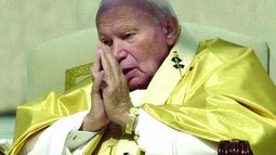 Karol Wojtyla será canonizado el 27 de abril tras un proceso relámpago. (EFE)