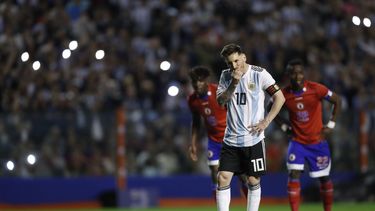 Estoy orgulloso de ser parte de esta campaña que ayudará a cambiar las vidas de miles de niños . Espero que esta iniciativa produzca el mayor número de sonrisas infantiles que sea posible, señaló Messi.