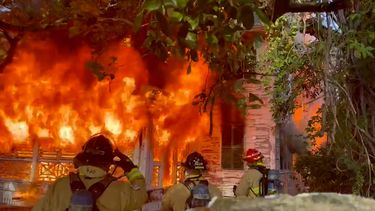 Un voraz incendio se registró en la Residencia Ramsey, en La Pequeña Habana.