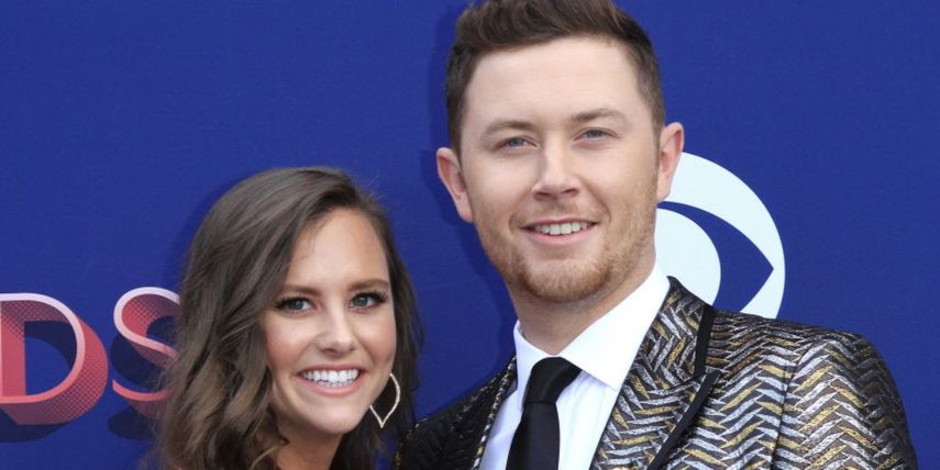 La pareja se conoció en el kindergarten.