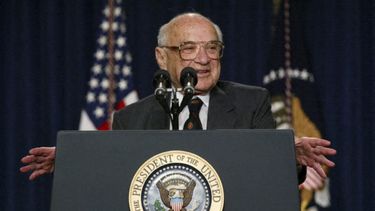 Milton Friedman, Premio Nobel de Economía (1976)