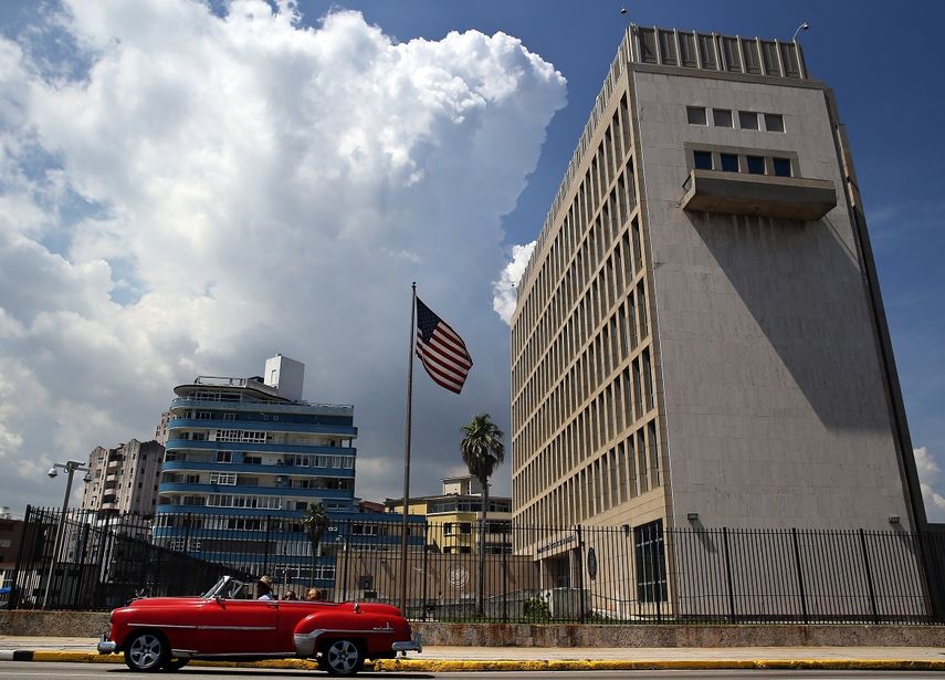 Vista del edificio de la embajada de los EEUU en La Habana, Cuba.