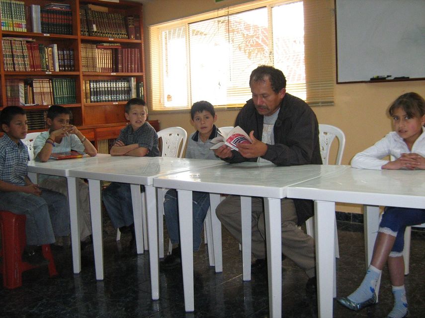 José Alberto Gutiérrez encontró los primeros libros recogiendo la basura en zonas adineradas de Bogotá.&nbsp;