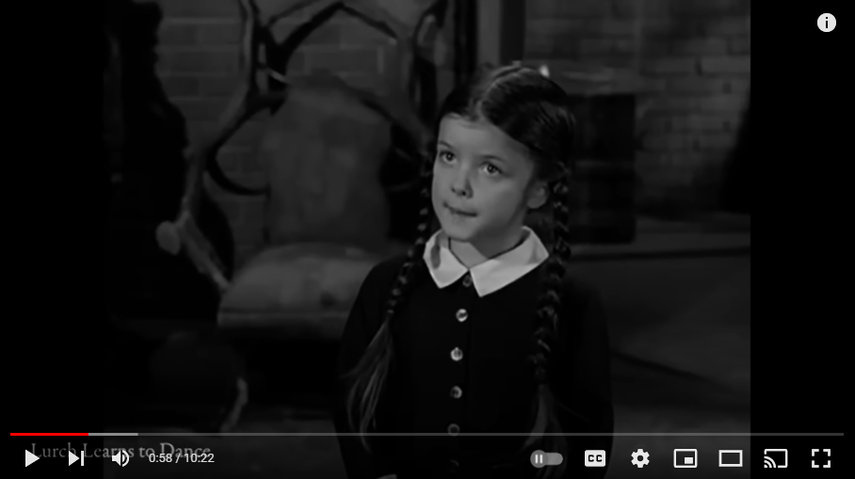 La actriz Lisa Loring interpretó a Wednesday Addams en la serie de 1964.