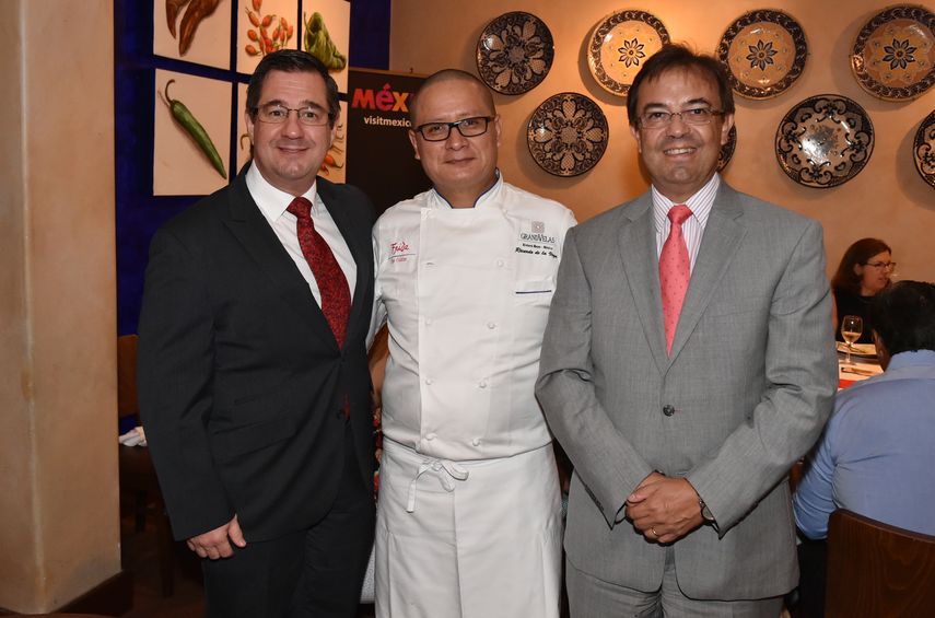 José Barquén, Ricardo de la Vega y José Antonio Zabalgoitia.