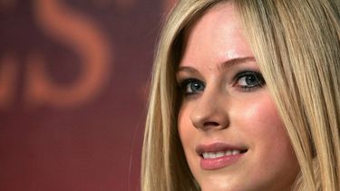 La cantante canadiense Avril Lavigne apoyará a la organización sin fines de lucro Project Hope. La cantante canadiense Avril Lavigne apoyará a la organización sin fines de lucro Project Hope.