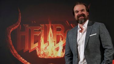 Harbour asume el papel del demonio rojo en la nueva versión de Hellboy, una recuperación con nuevas aventuras del personaje que llevó al cine Guillermo del Toro.