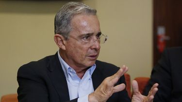 Uribe se posiciona como principal opositor a Petro con una lista de propuestas