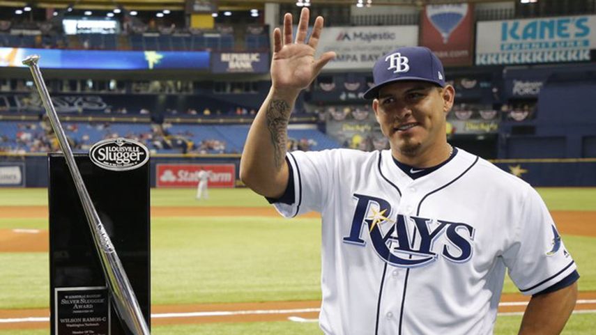 Ramos recibió en el Tropicana Field el Bate de Plata de la Liga Nacional que ganó la temporada pasada.