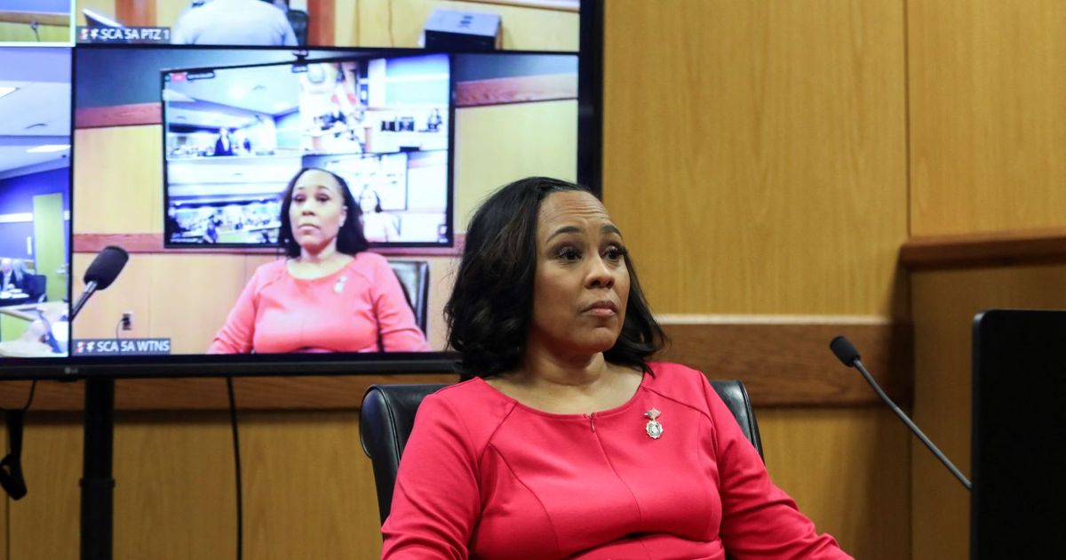 Jueza ordena pagar multa por rebeldía a la fiscal anti-Trump Fani Willis