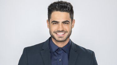 El presentador y corresponsal de entretenimiento de “El Gordo y la Flaca” Roberto Hernández.