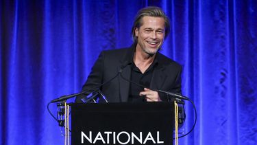 Brad Pitt recibe el premio de la Junta Nacional de Rese&ntilde;istas al mejor actor de reparto por Once Upon A Time&hellip; in Hollywood.