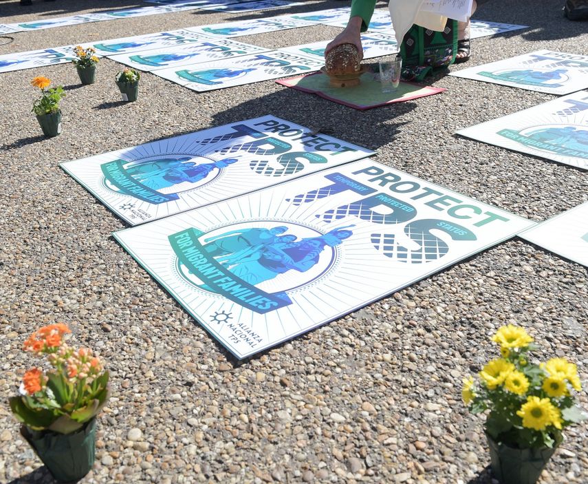 Se han presentado proyectos de ley en el Congreso y en el Senado que permitirían a los venezolanos acceder al Estatus de Protección Temporal por un período de 18 meses.