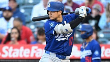 El japonés Shohei Ohtani, de los Dodgers de Los Ángeles, consume un turno al bate en un encuentro, el 25 de marzo de 2025.