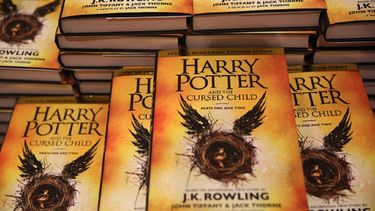 El libro de&nbsp;J.K. Rowling,&nbsp;Harry Potter y el legado maldito.