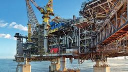 Imagen de una plataforma petrolera de la estadounidense Chevron.