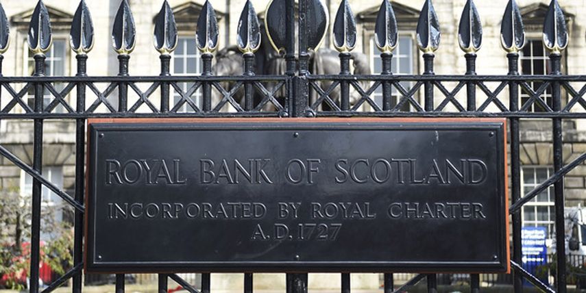 Bank of Scotland y el Lloyds Banking Group, dos importantes bancos británicos, han confirmado que se registrarán en Londres si gana el sí en el referéndum . (EFE)