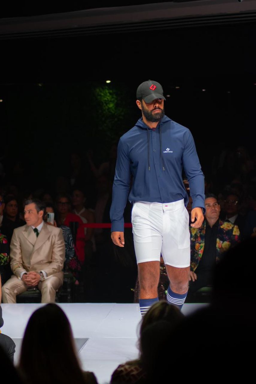 Desfile de la colección masculina Minimalismo chic, del diseñador venezolano Luis Jiménez.